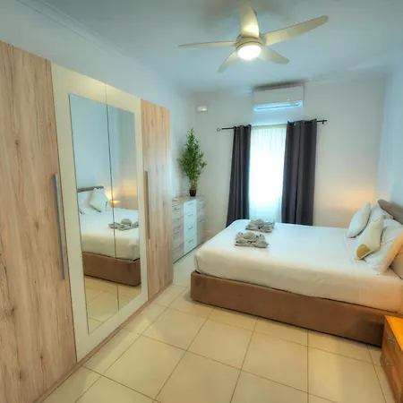 Bright & Spacious 3 Bedrooms Near Seafront Post1-1 Saint Julian's