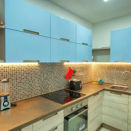 Daire Bright & Spacious 3 Bedrooms Near Seafront Post1-1 *