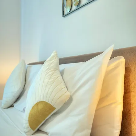 Bright & Spacious 3 Bedrooms Near Seafront Post1-1 Apartmán *