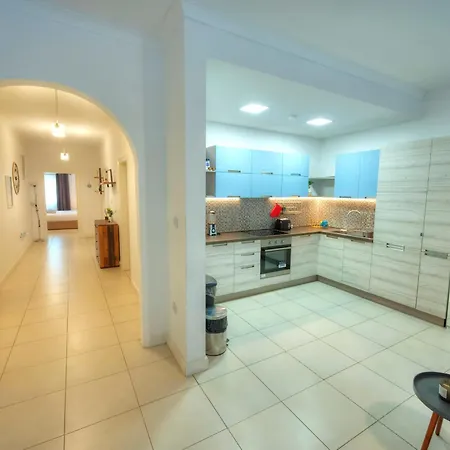 Bright & Spacious 3 Bedrooms Near Seafront Post1-1 Διαμέρισμα Saint Julian's